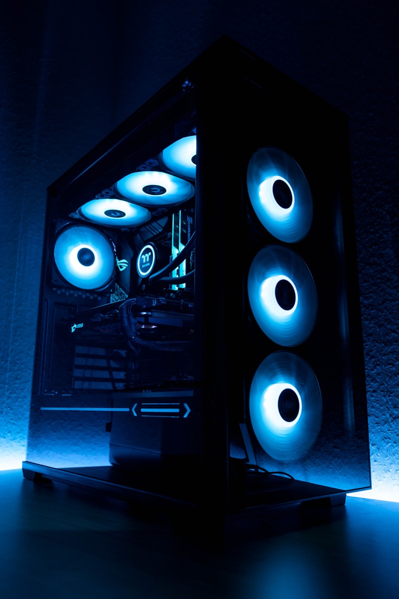 Trading Desktop PC Triple Monitor